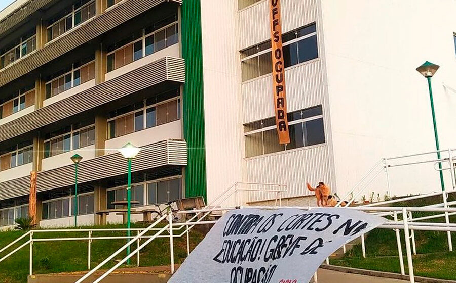 Diretoria da SINDUFFS convoca Assembleia Geral e manifesta apoio aos estudantes contra os cortes na Educação
