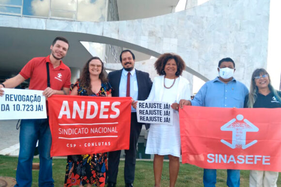 ANDES-SN participa de reunião das Centrais Sindicais com Lula e defende as pautas da categoria