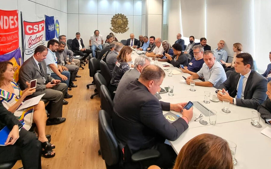 Primeira rodada de negociação com governo avalia alternativas para recomposição salarial de servidores federais